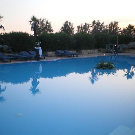 Hotel Club Sabbiadoro Battipaglia Bagian luar foto