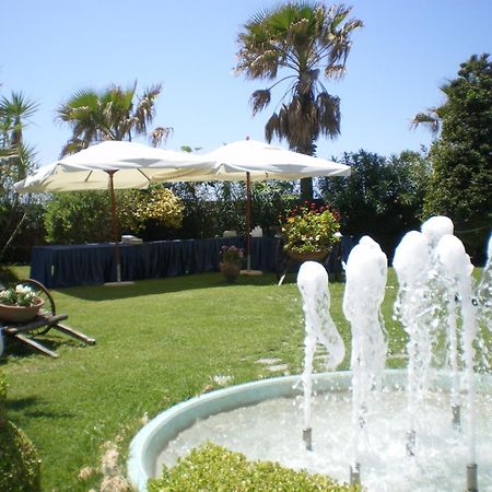 Hotel Club Sabbiadoro Battipaglia Bagian luar foto