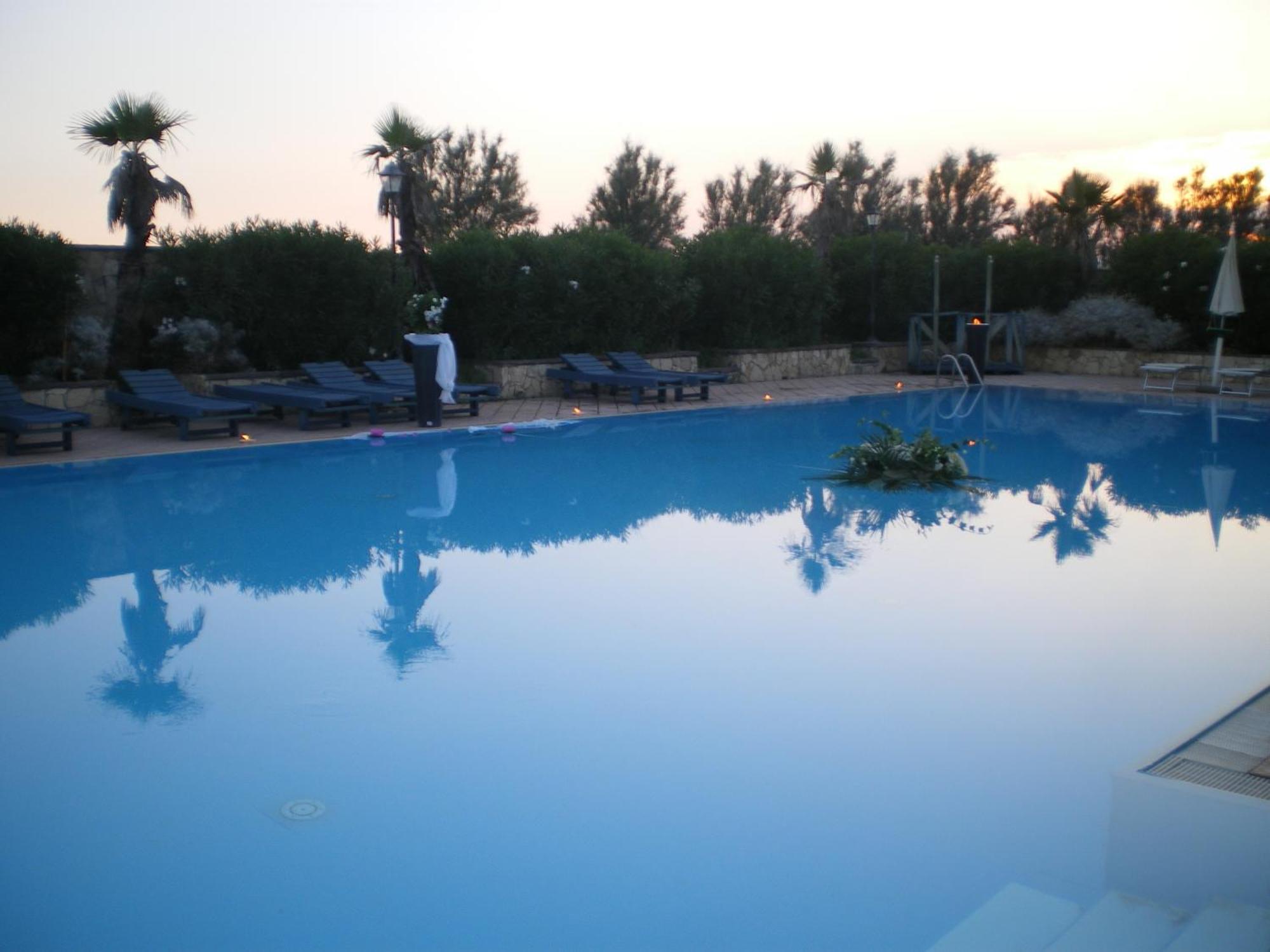 Hotel Club Sabbiadoro Battipaglia Bagian luar foto
