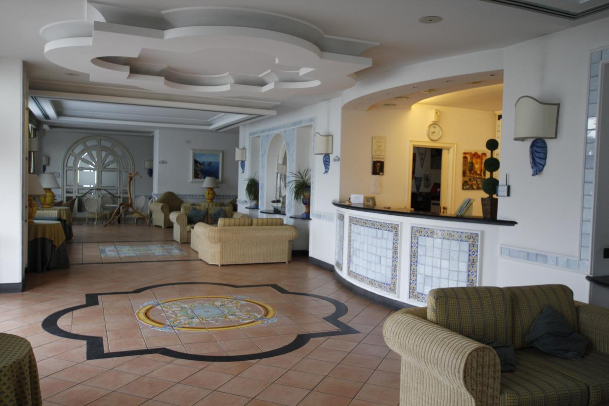 Hotel Club Sabbiadoro Battipaglia Bagian luar foto