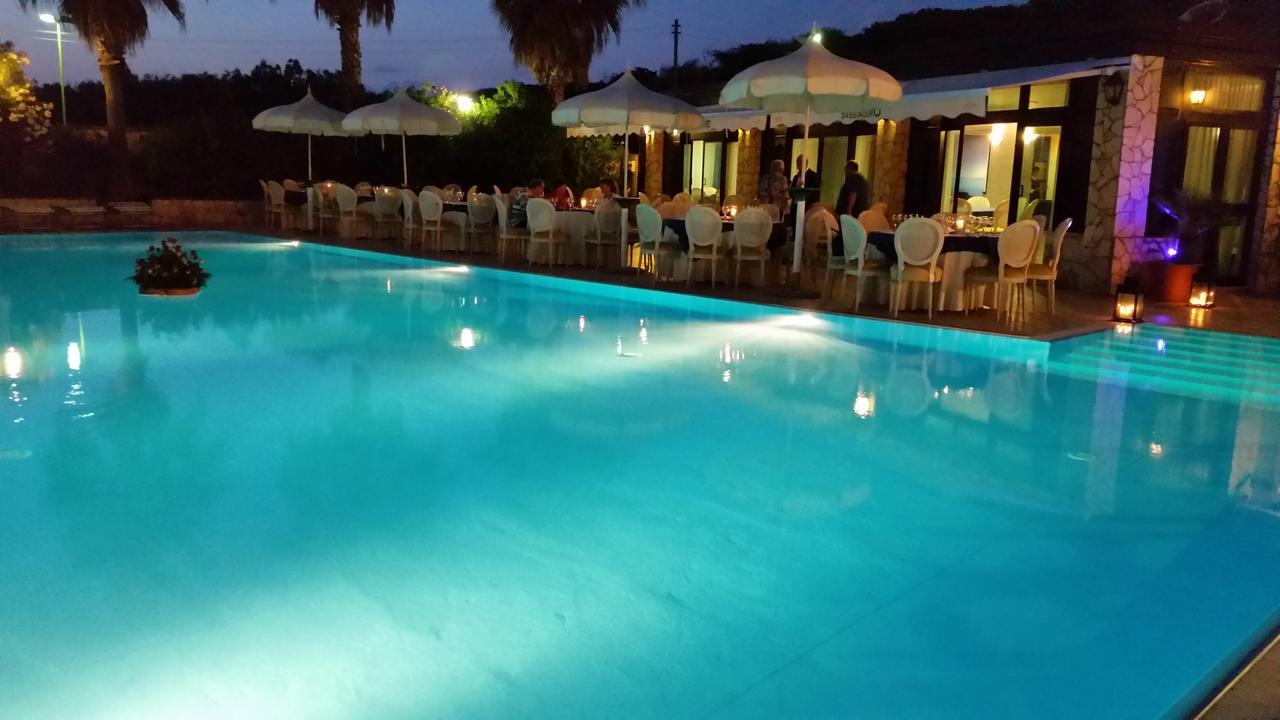 Hotel Club Sabbiadoro Battipaglia Bagian luar foto
