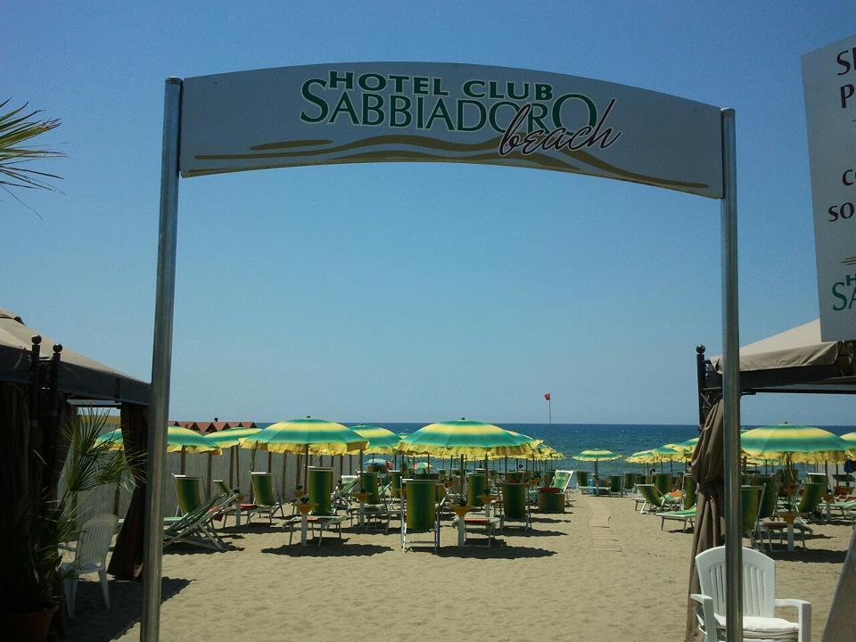 Hotel Club Sabbiadoro Battipaglia Bagian luar foto